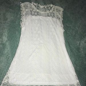 Women’s White Lace Sleeveless Dress!